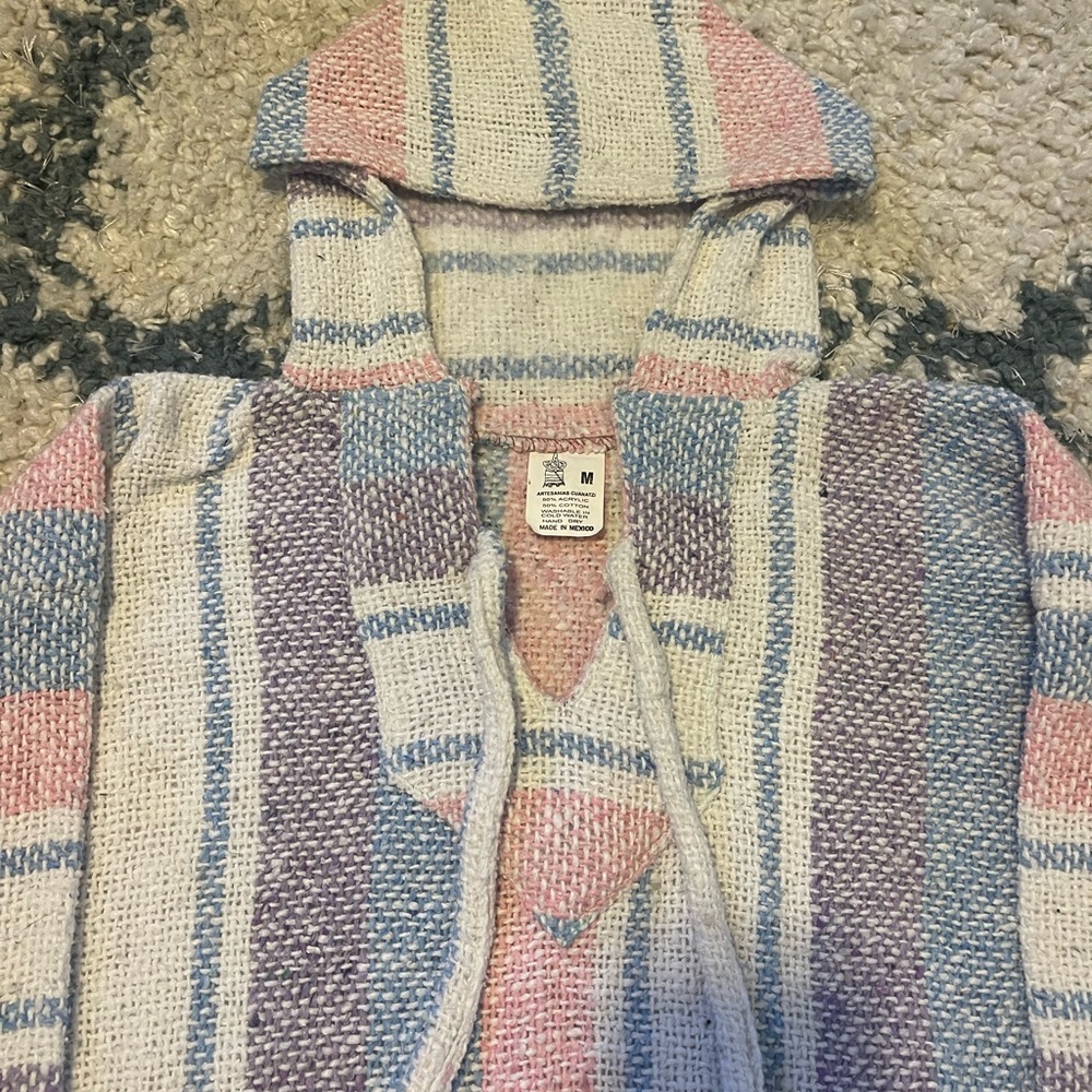 Beautiful poncho - Picture 2 of 3